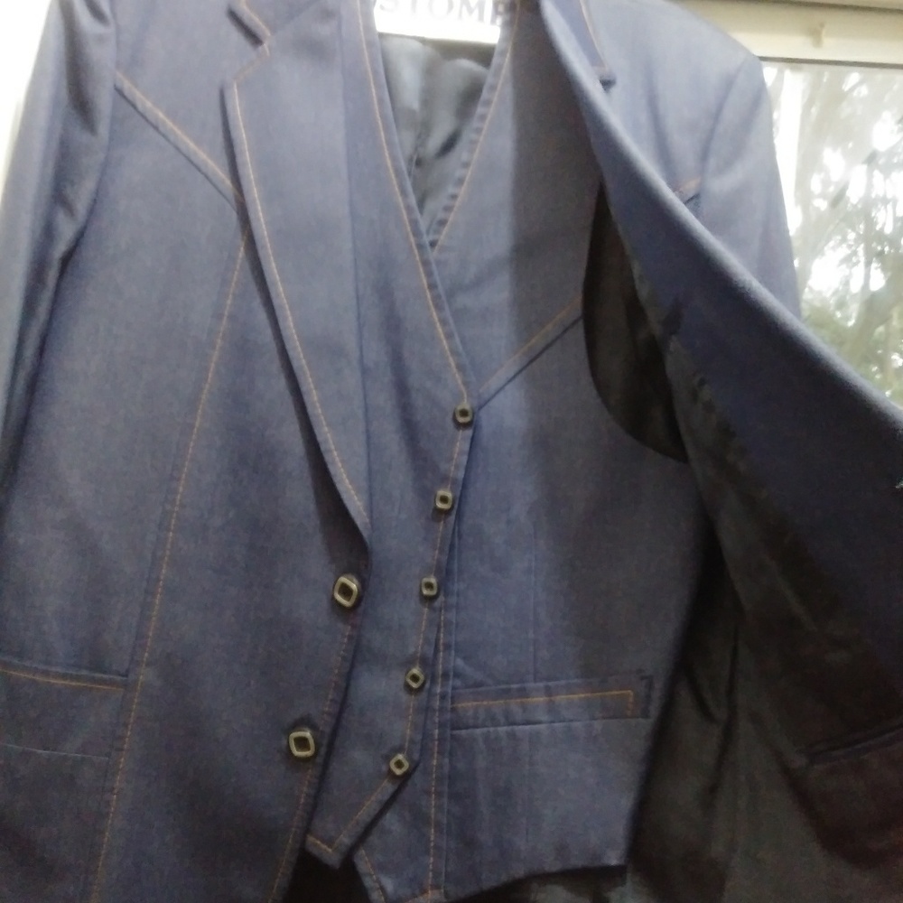 Mens casual wear